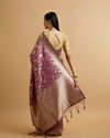 alt message - Mohey Women Purple Bel Buti Patterned Saree image number 4