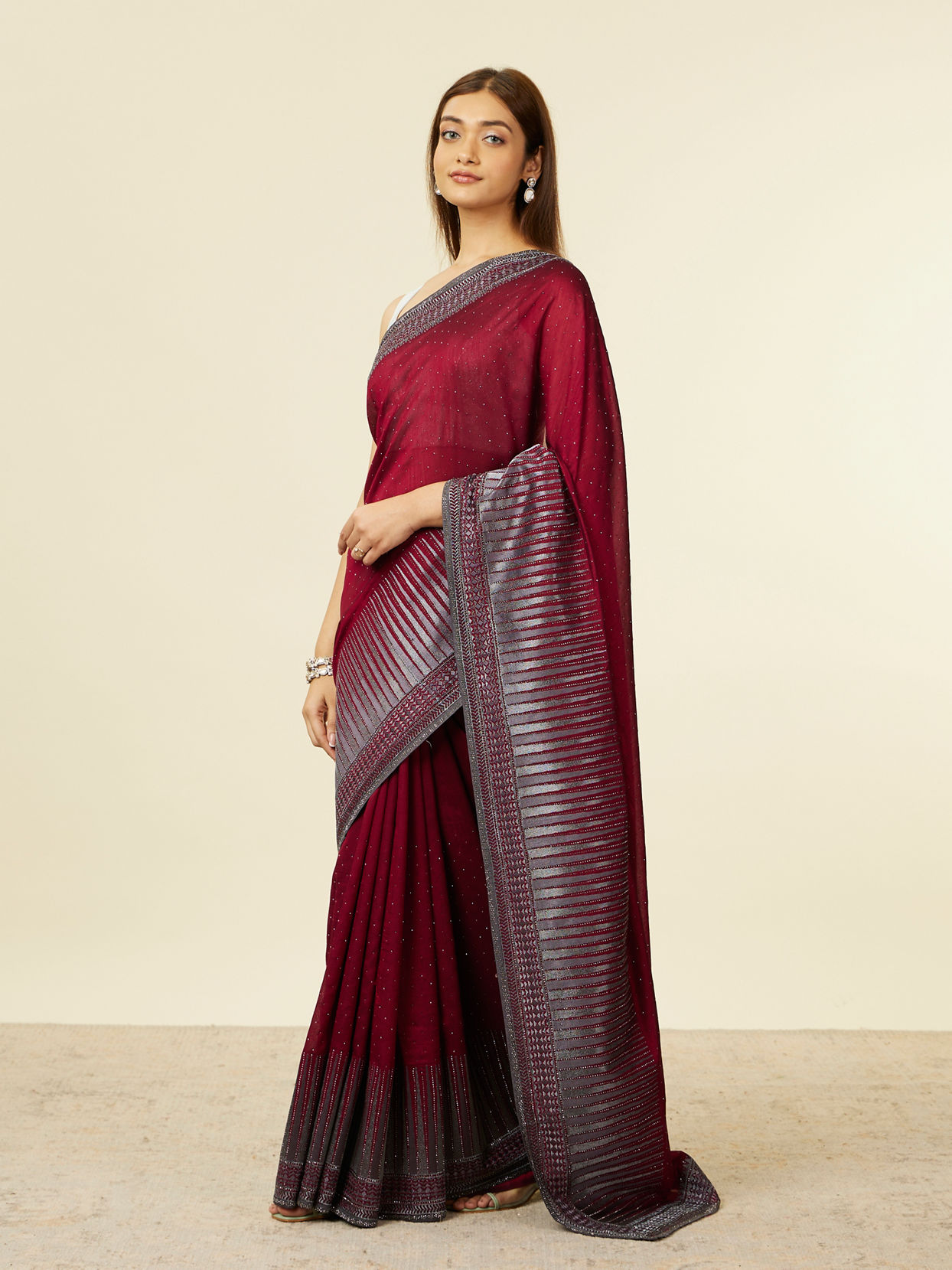 Mohey Women Mauve Wine Stone Embellished Saree image number 3