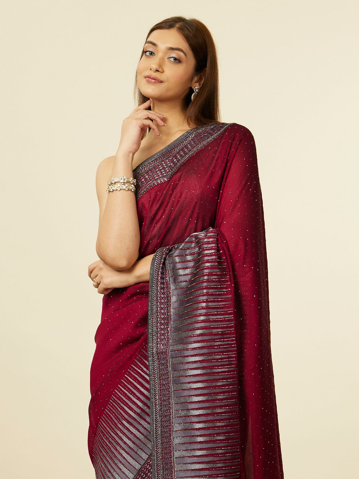 Mohey Women Mauve Wine Stone Embellished Saree image number 1