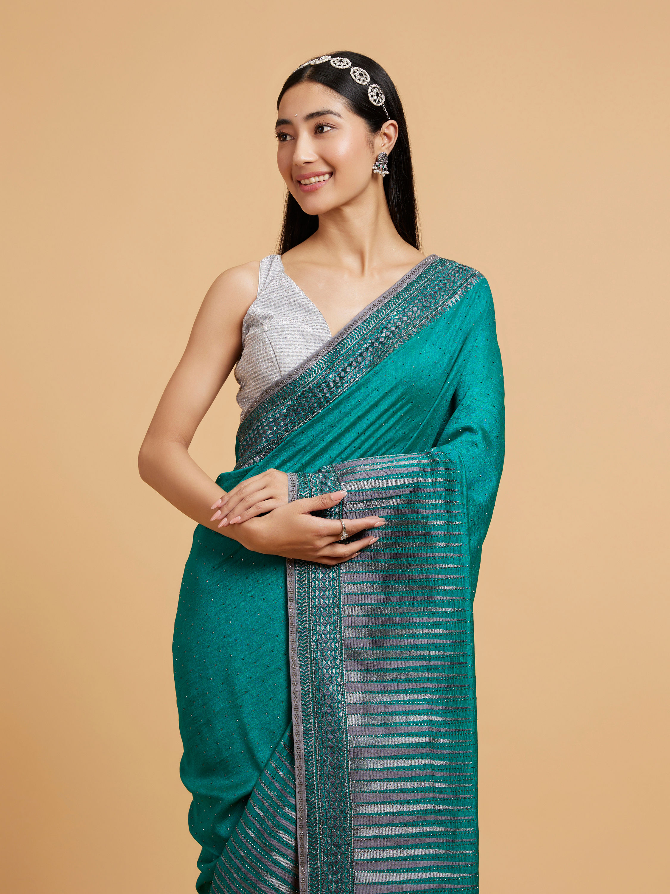 Mohey Women Rama Green Stone Embellished Saree