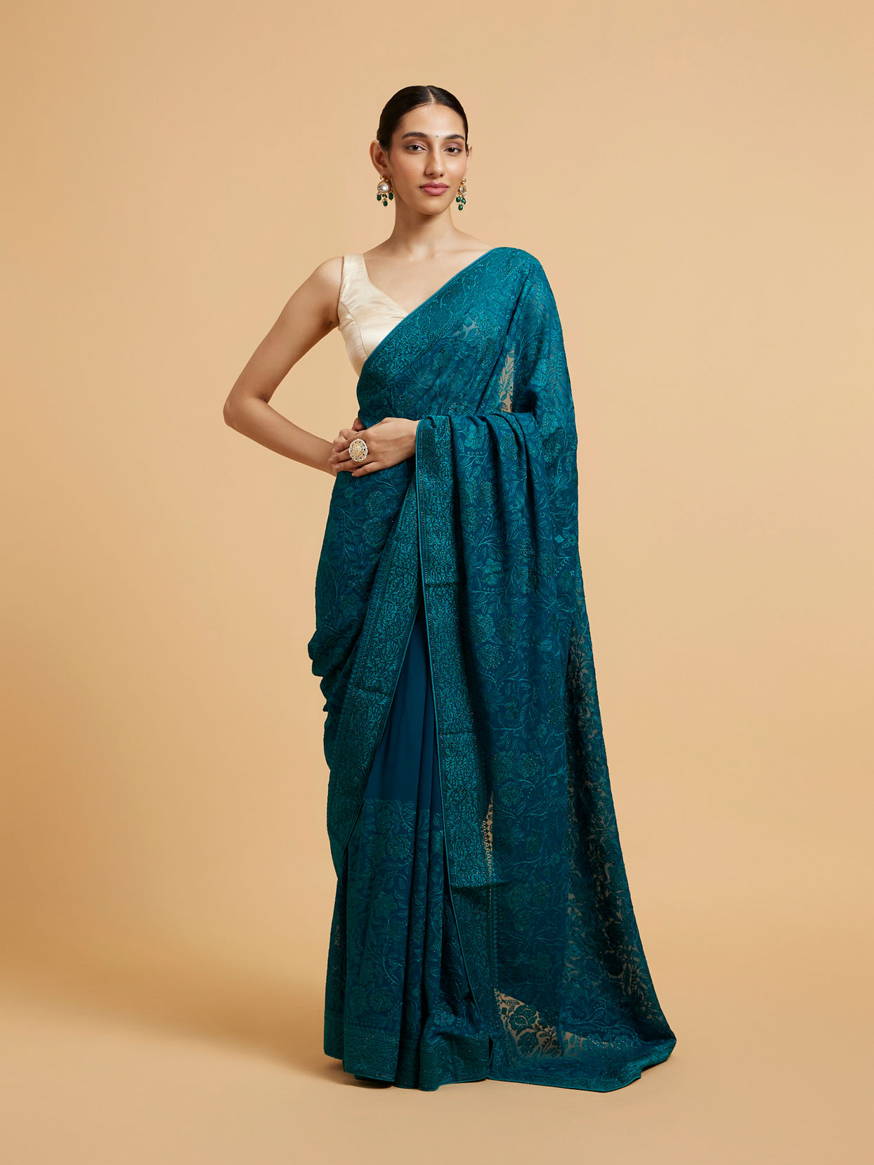 alt message - Mohey Women Charming Rama Green Georgette Saree image number 0