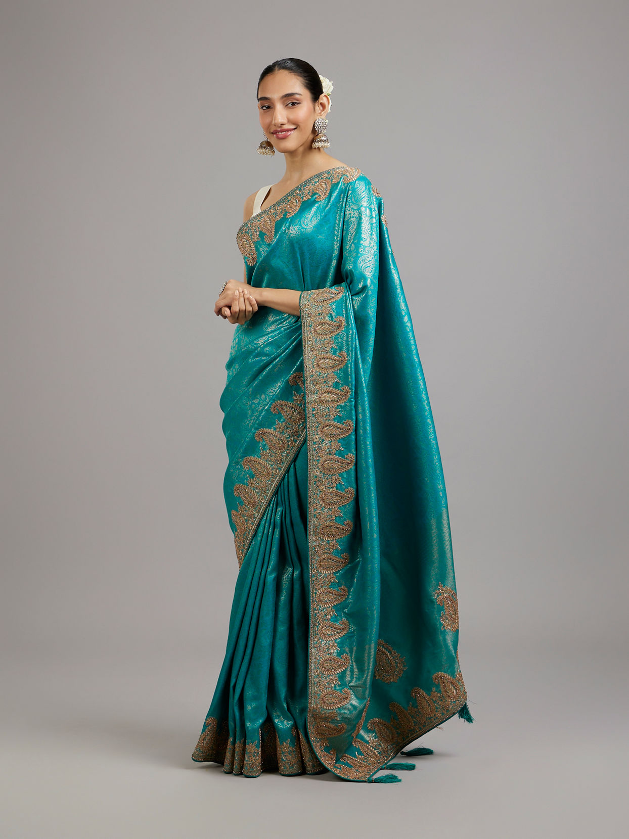 Mohey Women Ravishing Rama Green Saree