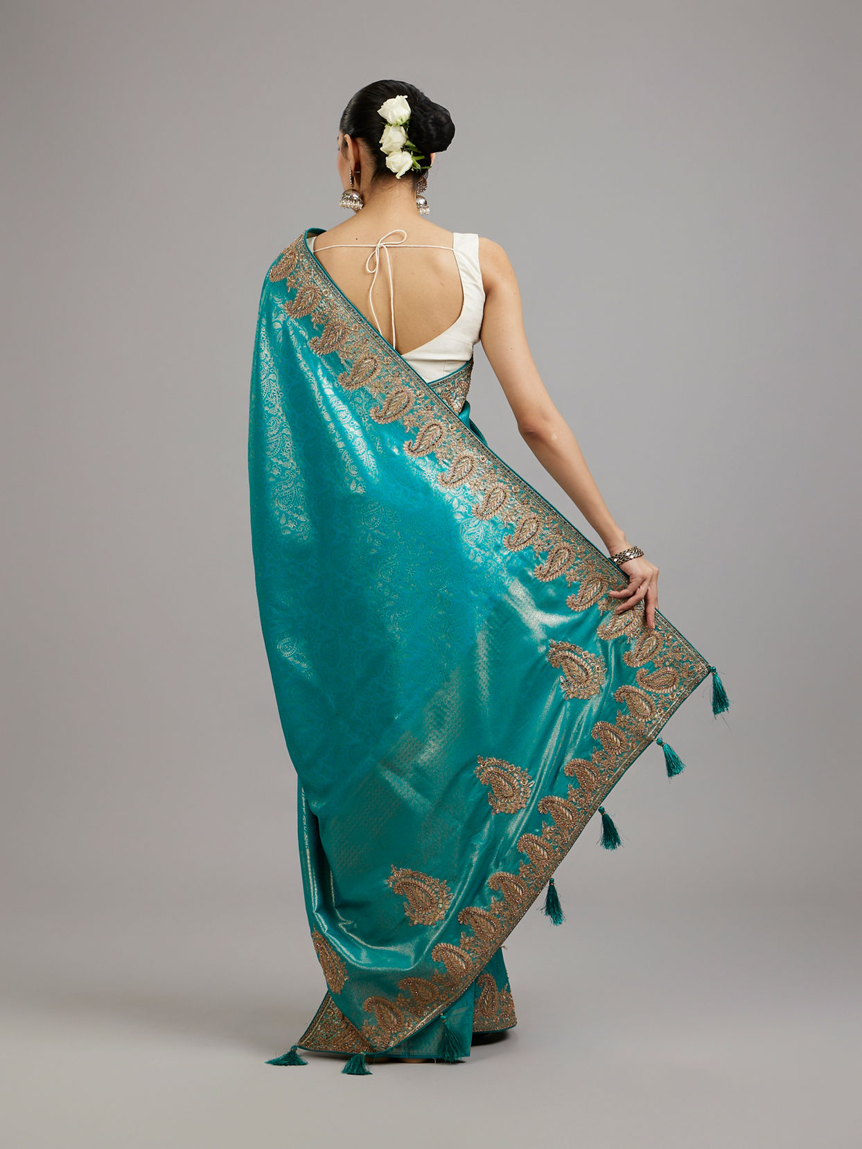 Mohey Women Ravishing Rama Green Saree