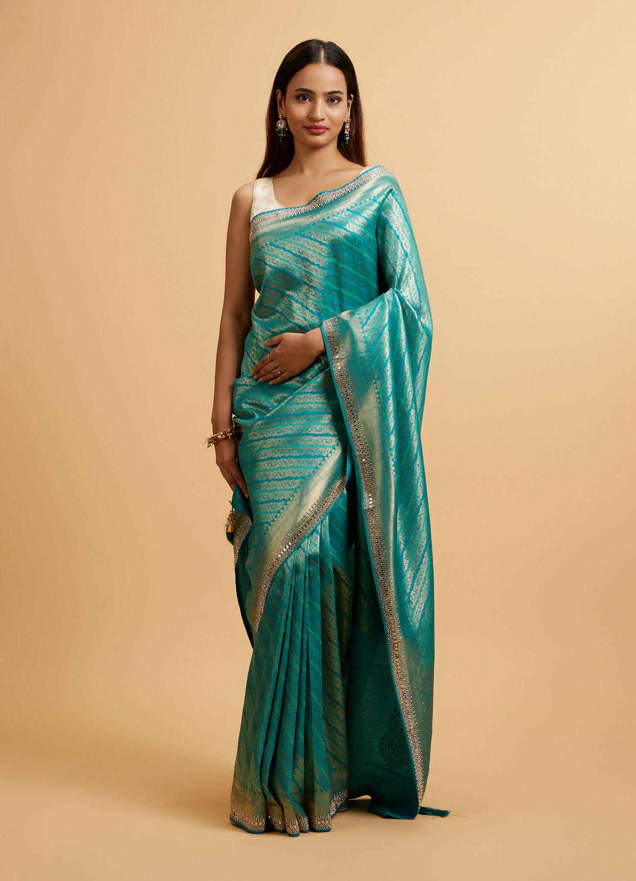 Mohey Women Rama Green Bel Patterned Saree