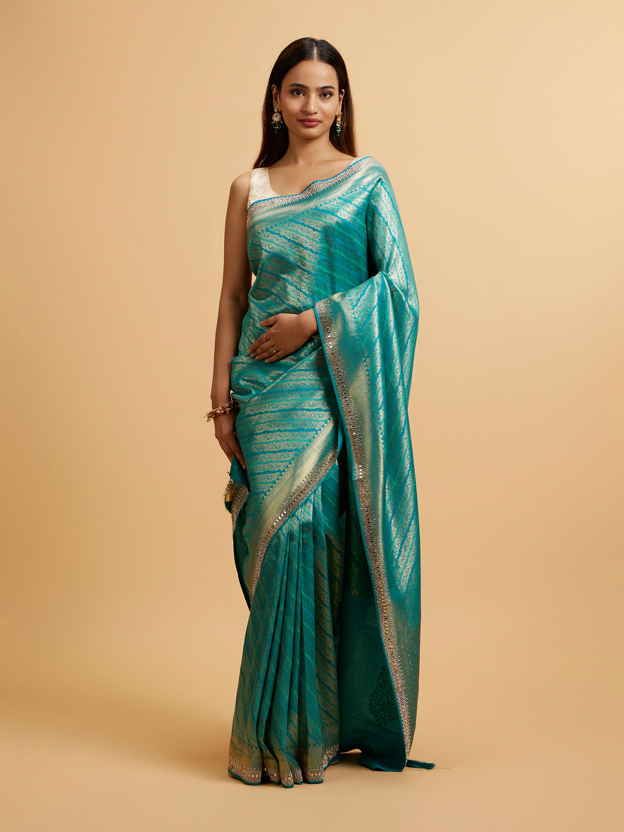 alt message - Mohey Women Rama Green Bel Patterned Saree image number 0