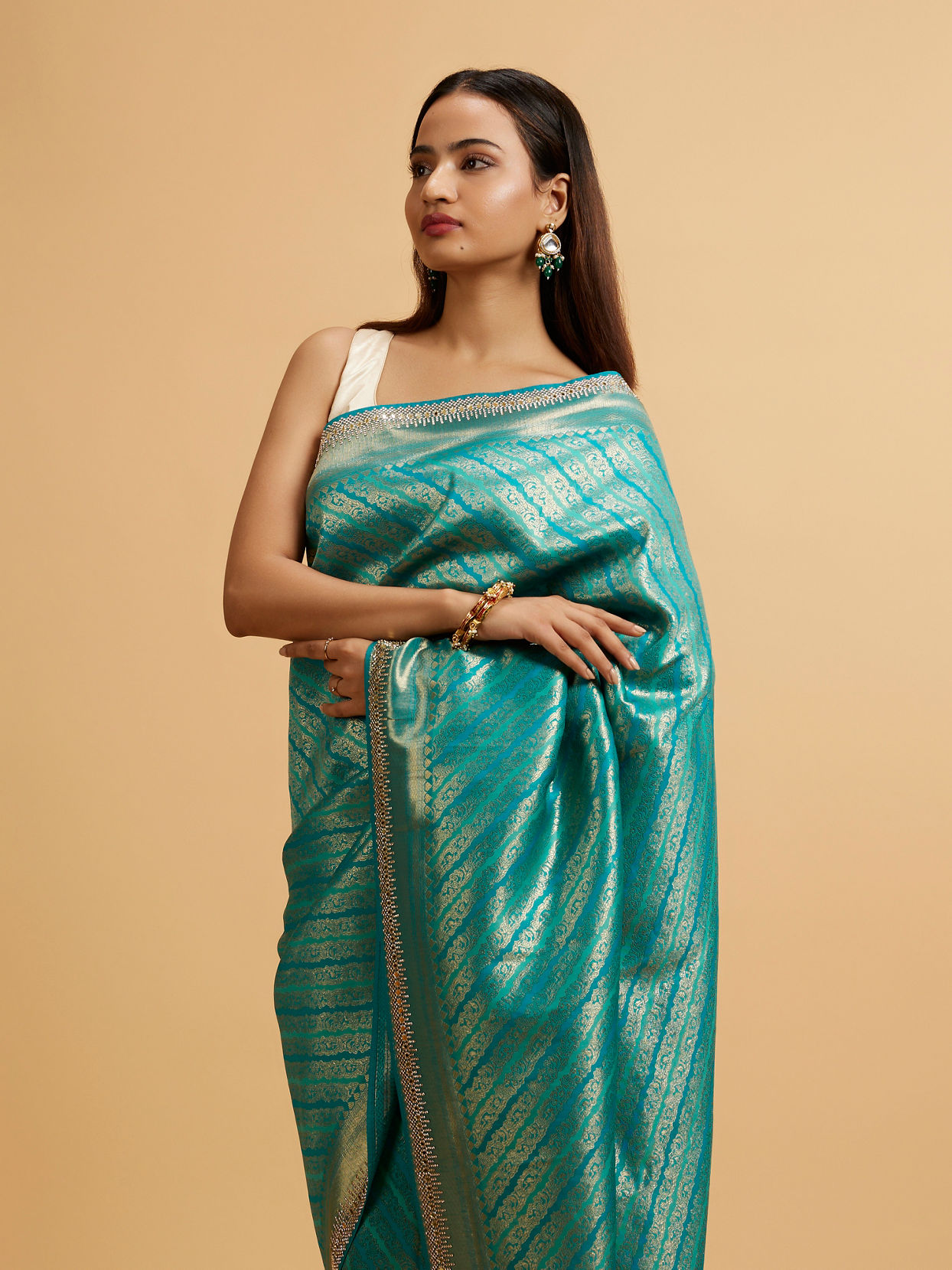 alt message - Mohey Women Rama Green Bel Patterned Saree image number 1