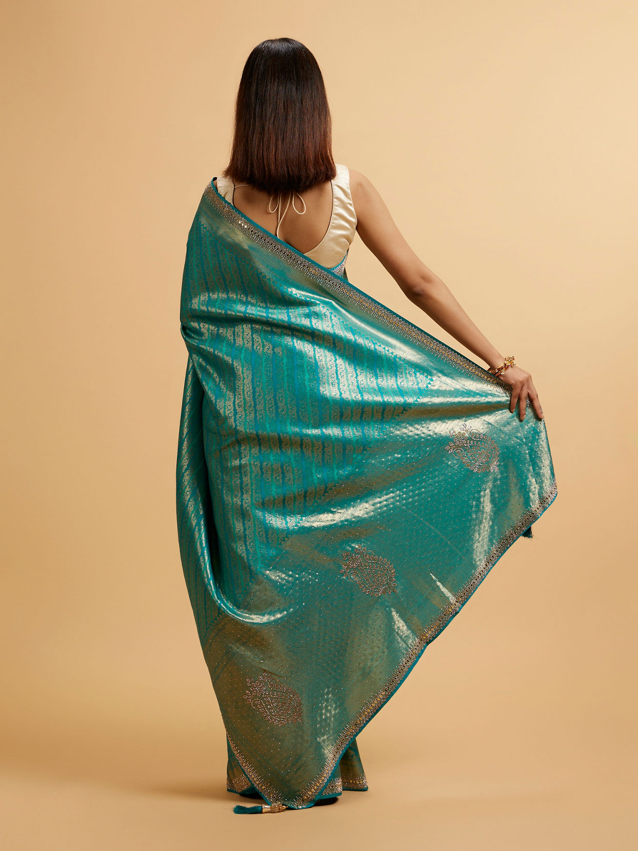Mohey Women Rama Green Bel Patterned Saree