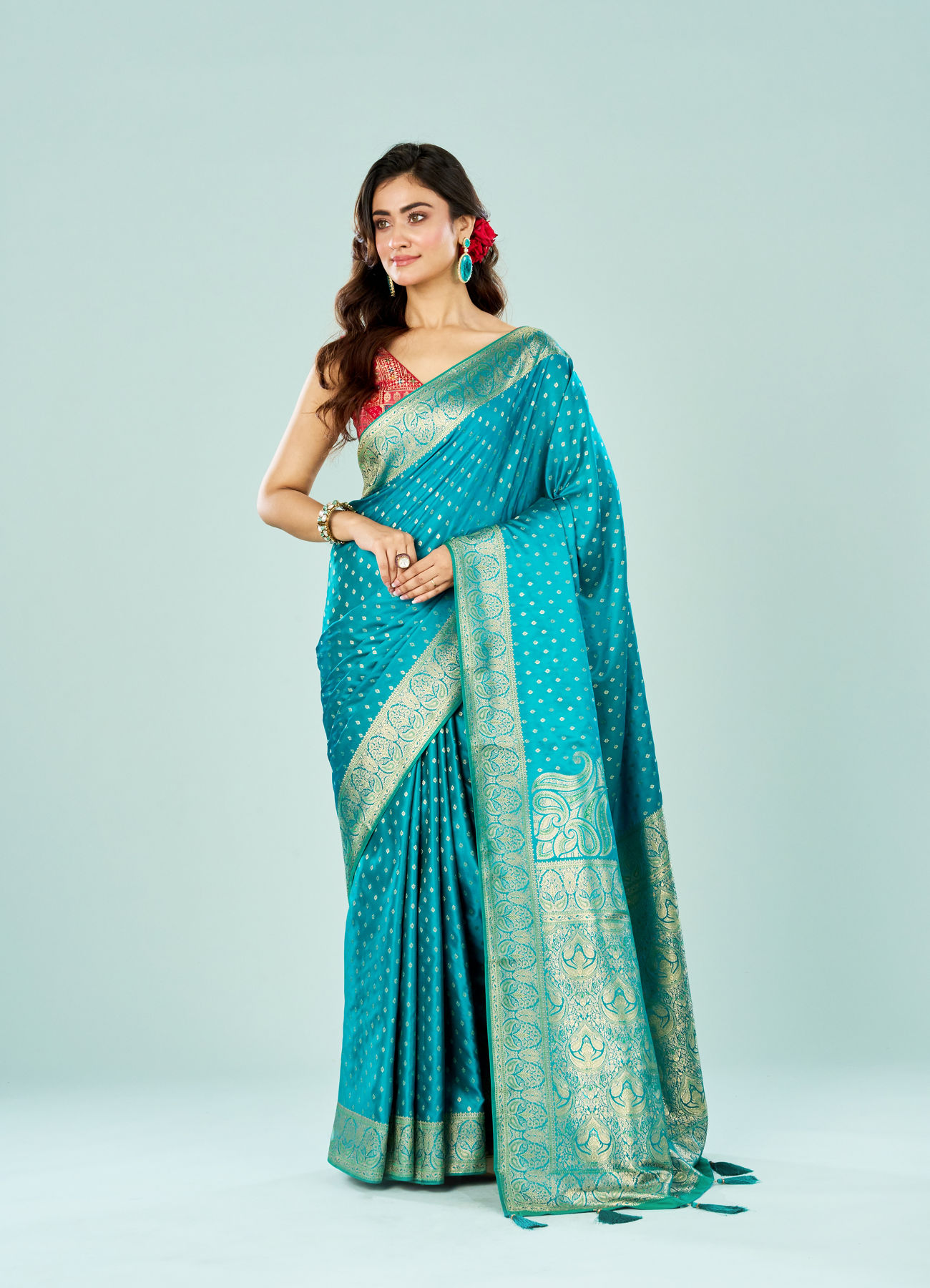 Mohey Women Ravishing Rama Green Festive Saree