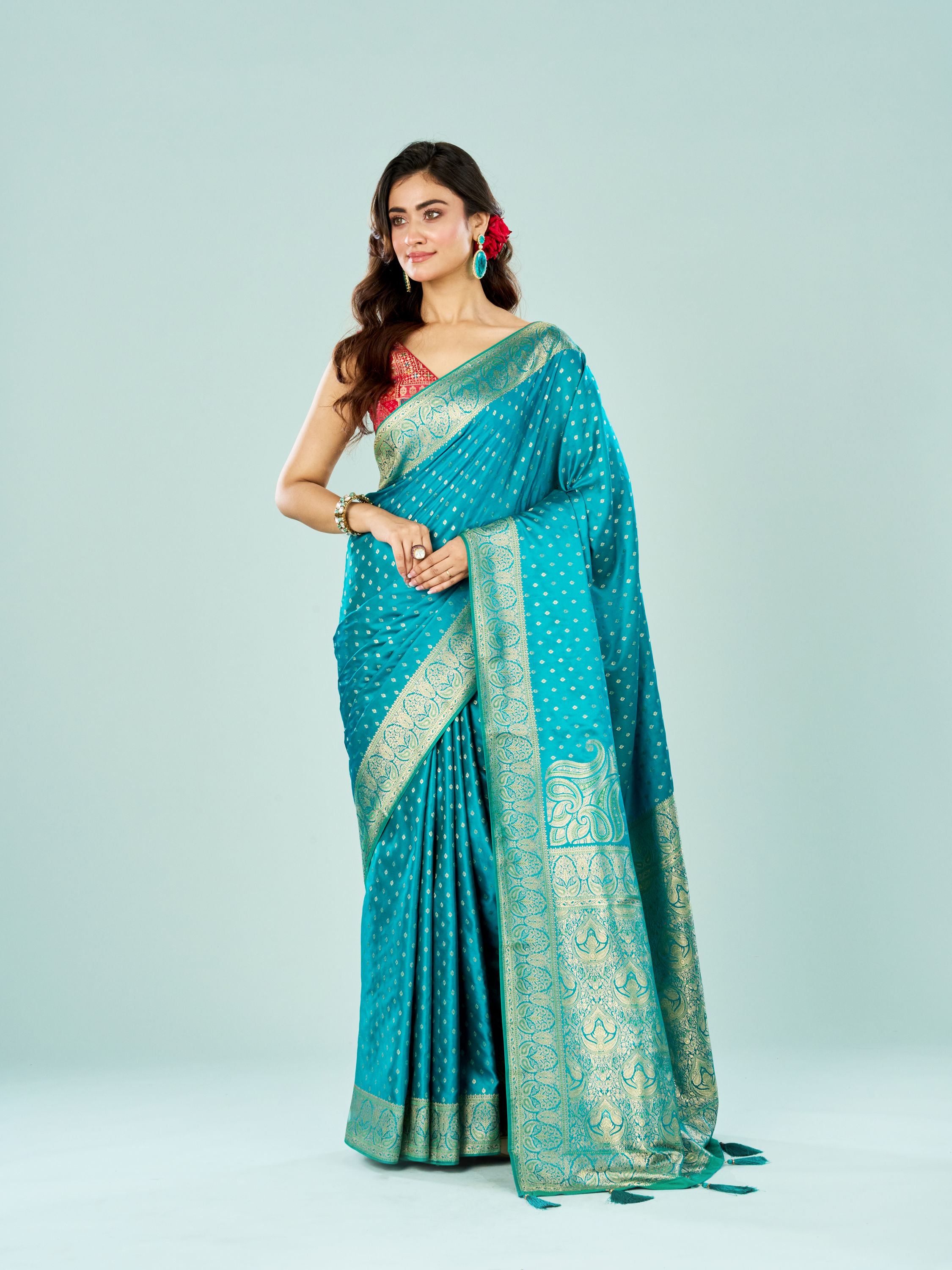 Mohey Women Ravishing Rama Green Festive Saree