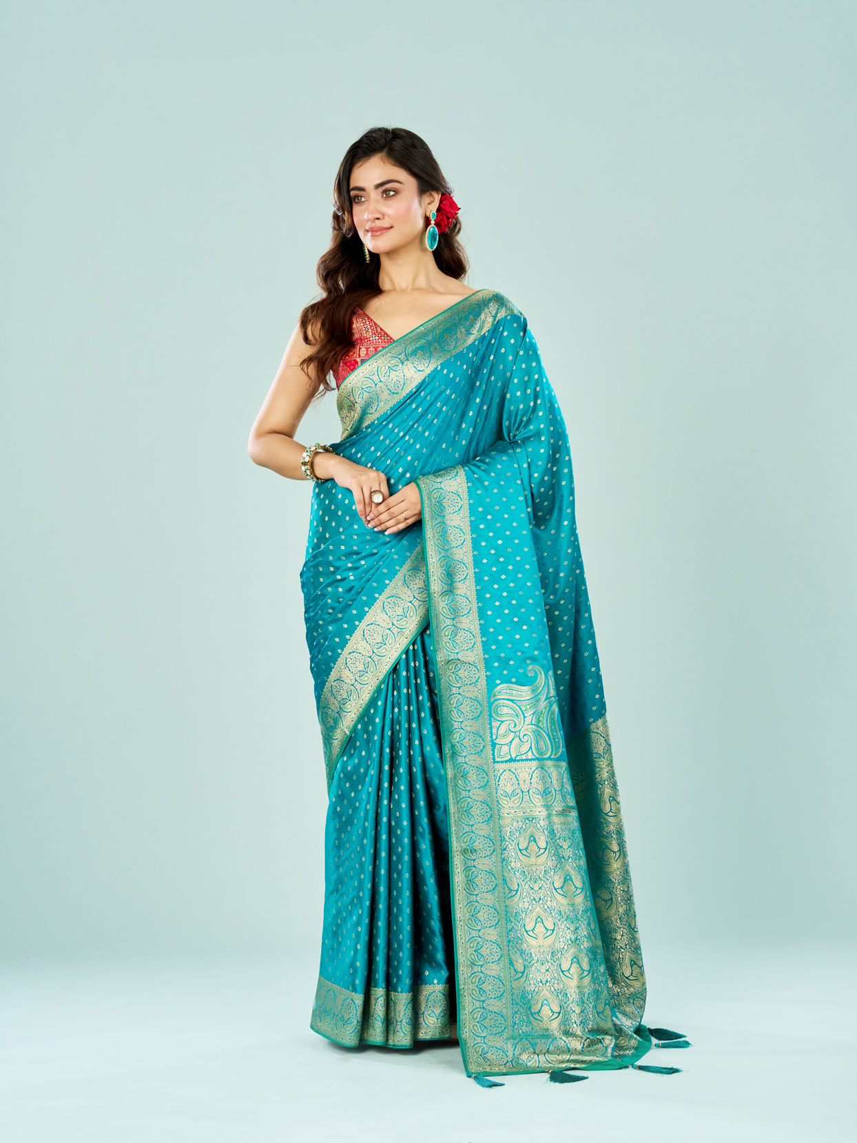 Mohey Women Ravishing Rama Green Festive Saree