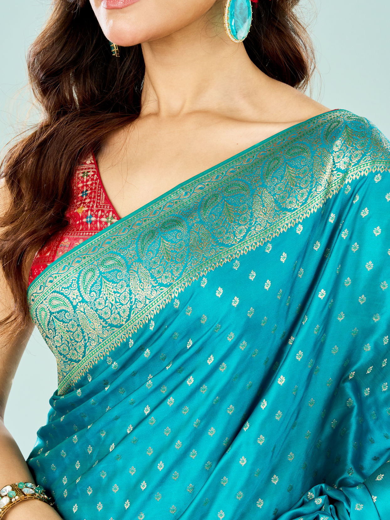 Mohey Women Ravishing Rama Green Festive Saree