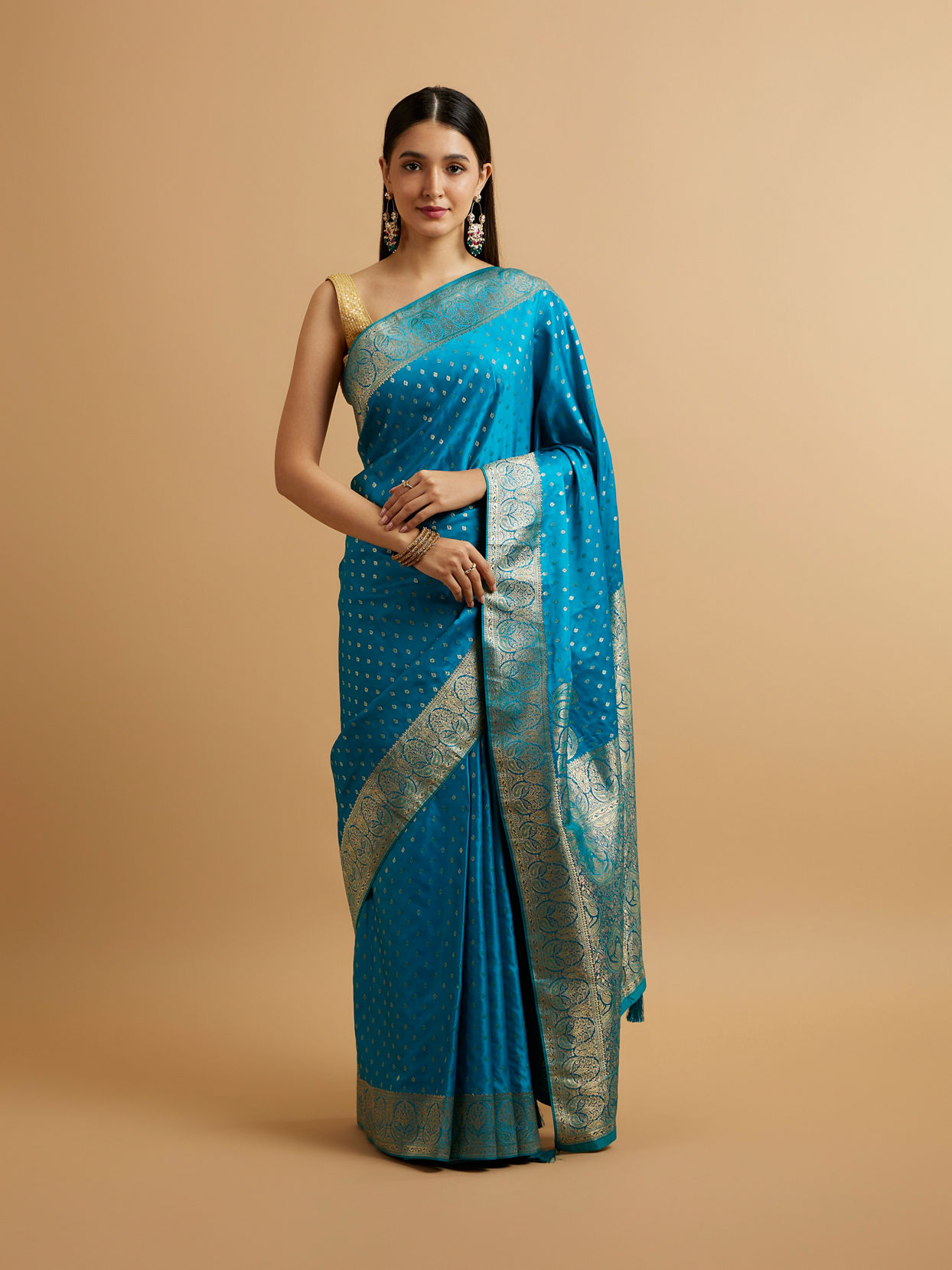 alt message - Mohey Women Teal Blue Floral Buta Patterned Saree image number 0