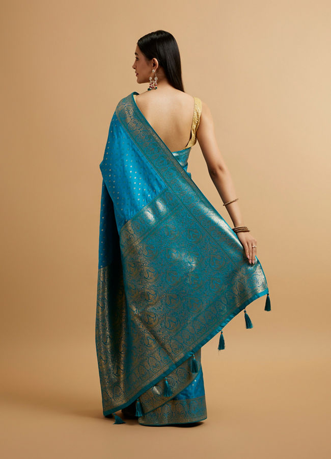 alt message - Mohey Women Teal Blue Floral Buta Patterned Saree image number 4