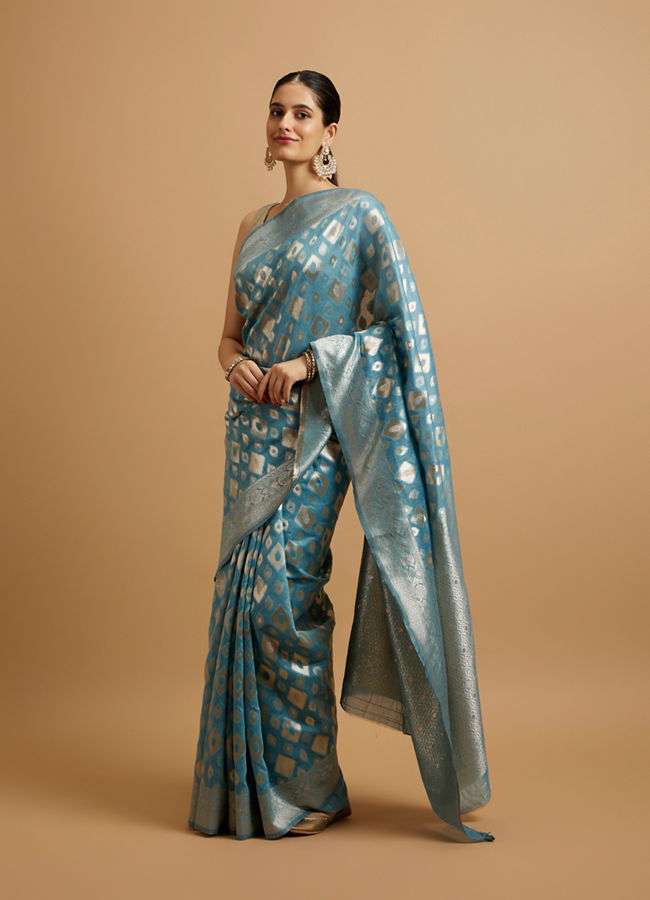 alt message - Mohey Women Light Blue Ikat Diamond Patterned Saree image number 2