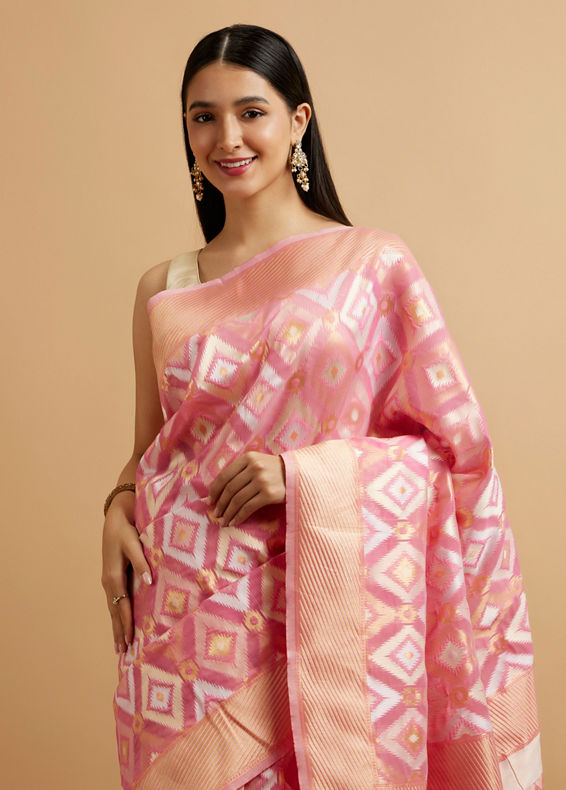 Mohey Women Pink Ikat Diamond Patterned Saree