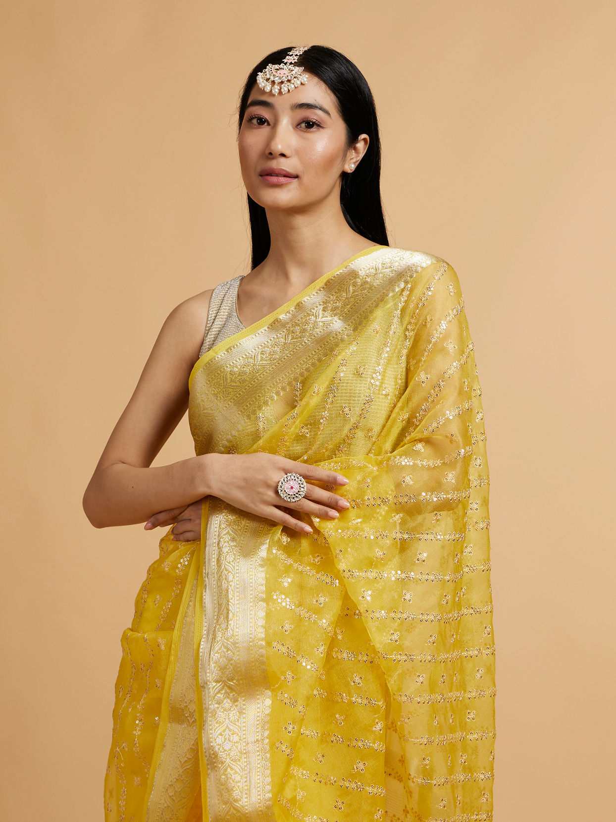 alt message - Mohey Women Light Yellow Embroidered Saree with Sequins image number 1