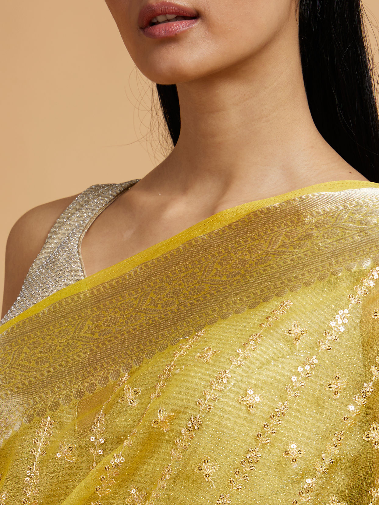 alt message - Mohey Women Light Yellow Embroidered Saree with Sequins image number 3