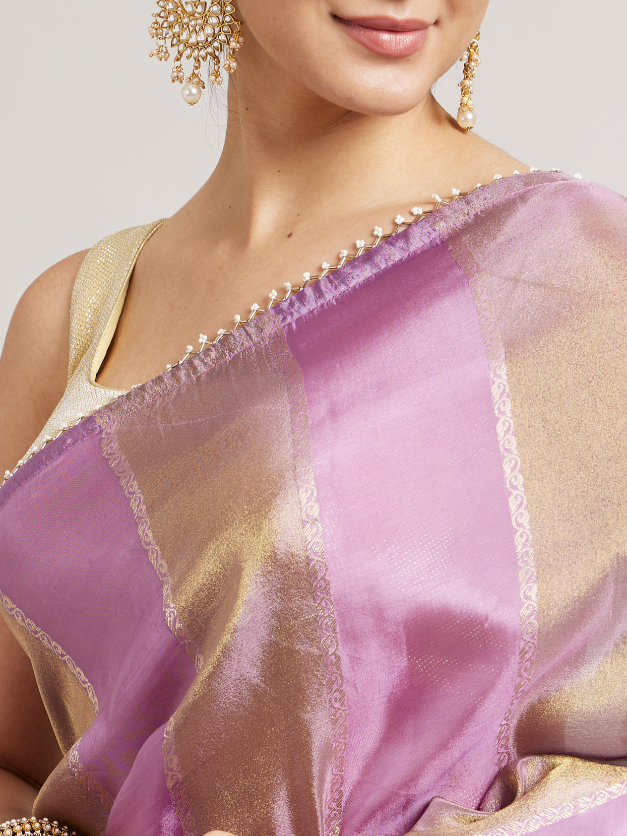 Mohey Women Orchid Purple Paisley & Bel Buti Patterned Saree with Pearl Border