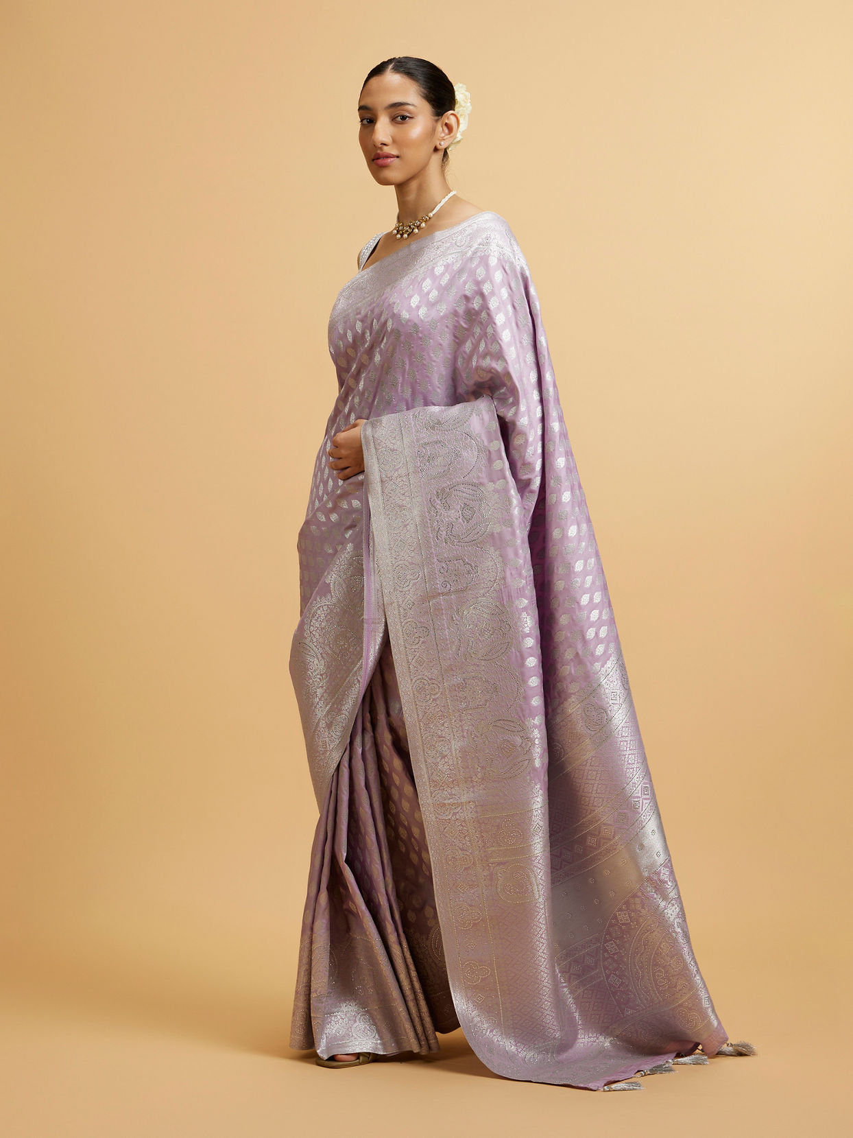 Mohey Women Purple Buta Jaal Patterned Saree with Rhinestone Work
