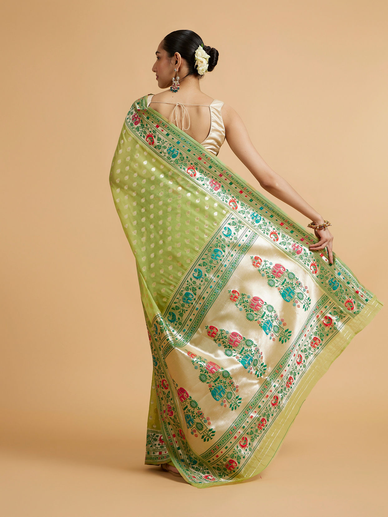 Mohey Women Pista Green Celestial Saree image number 4