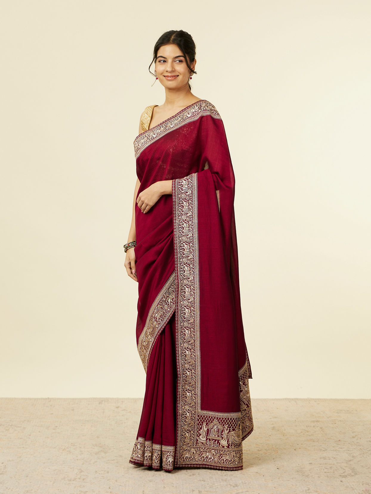 alt message - Mohey Women Royal Wine Doli Baraat Patterned Saree image number 3