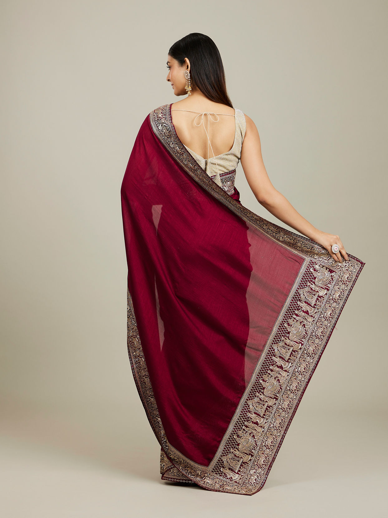 Mohey Women Royal Wine Doli Baraat Patterned Saree image number 4