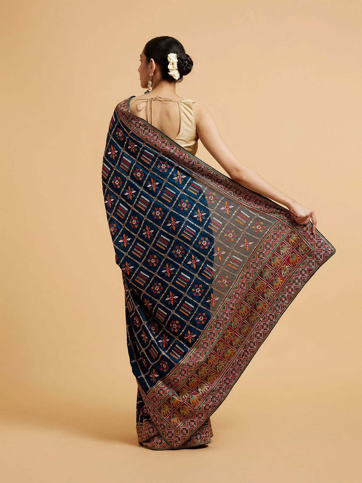 Mohey Women Glistening Blue Saree