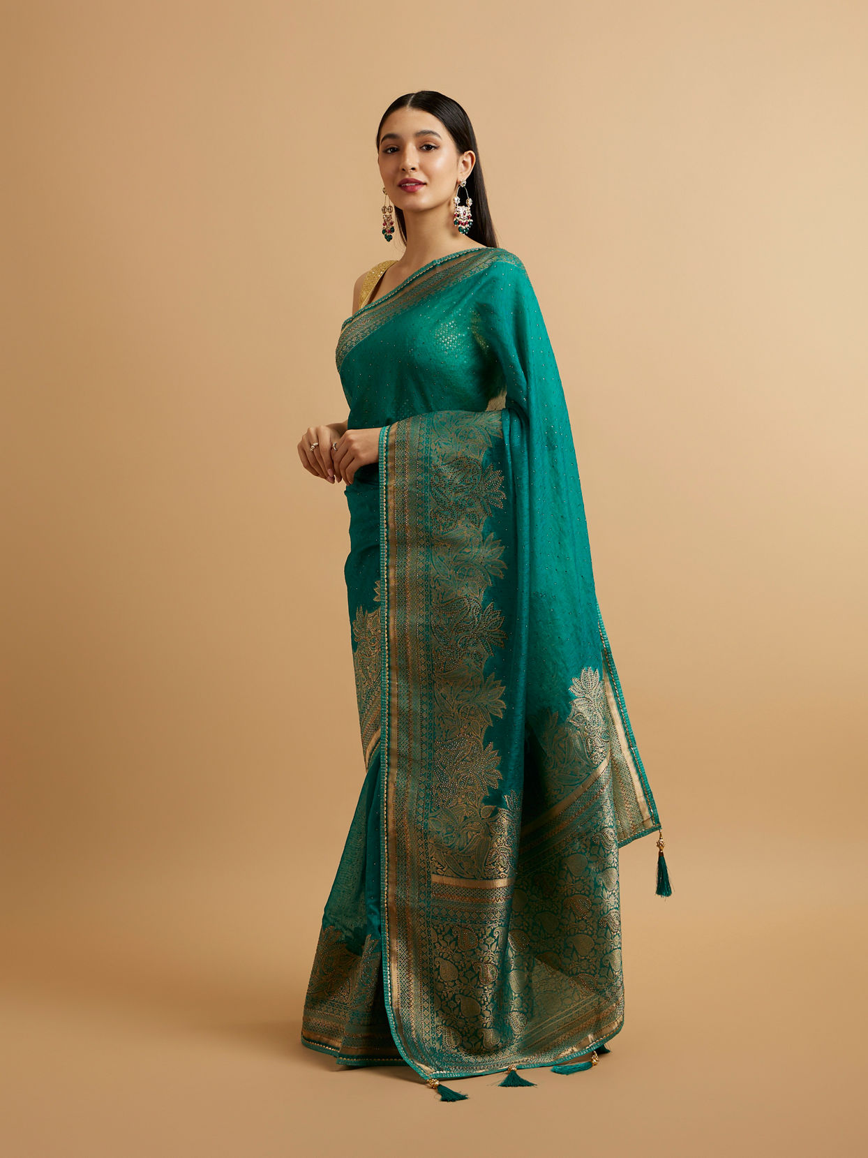 Mohey Women Teal Blue Leaf and Floral Patterned Saree with Stone Embellishments