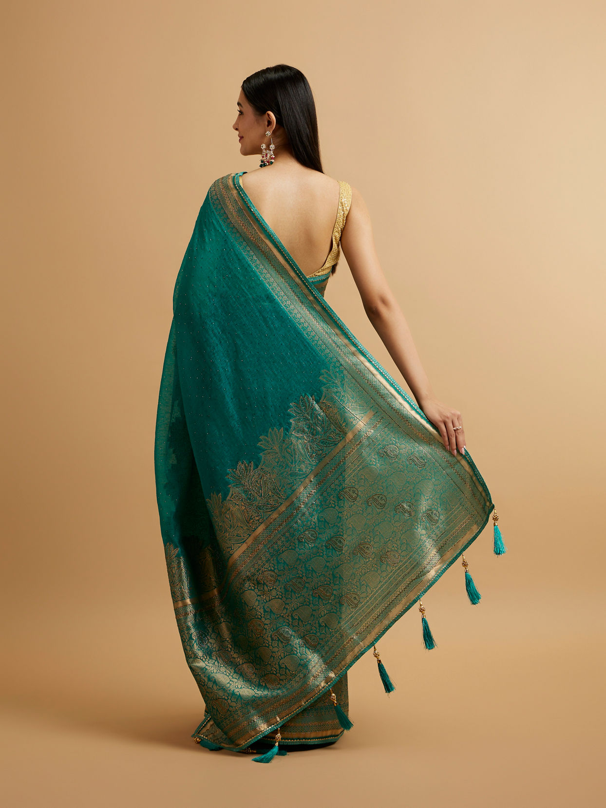 Mohey Women Teal Blue Leaf and Floral Patterned Saree with Stone Embellishments