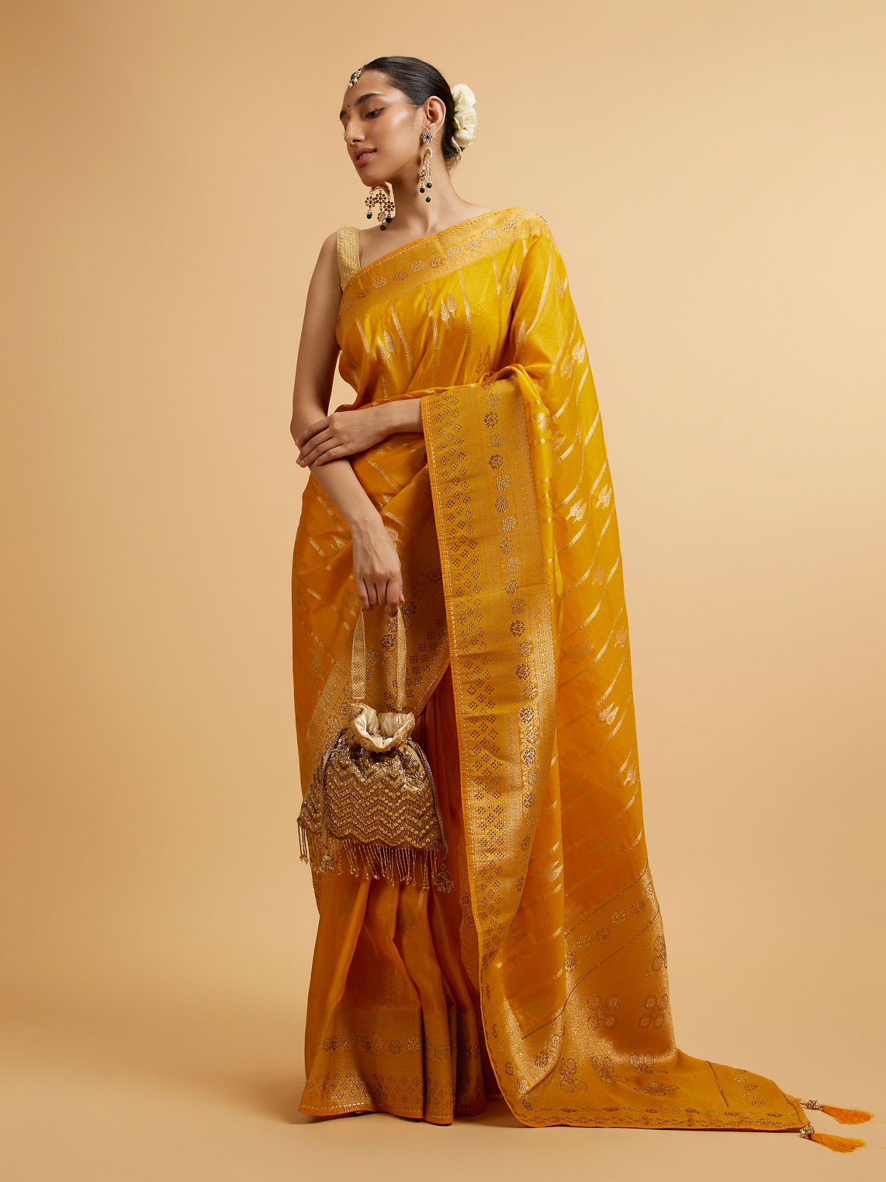 alt message - Mohey Women Mustard Yellow Leaf Patterned Saree with Stone Work image number 0