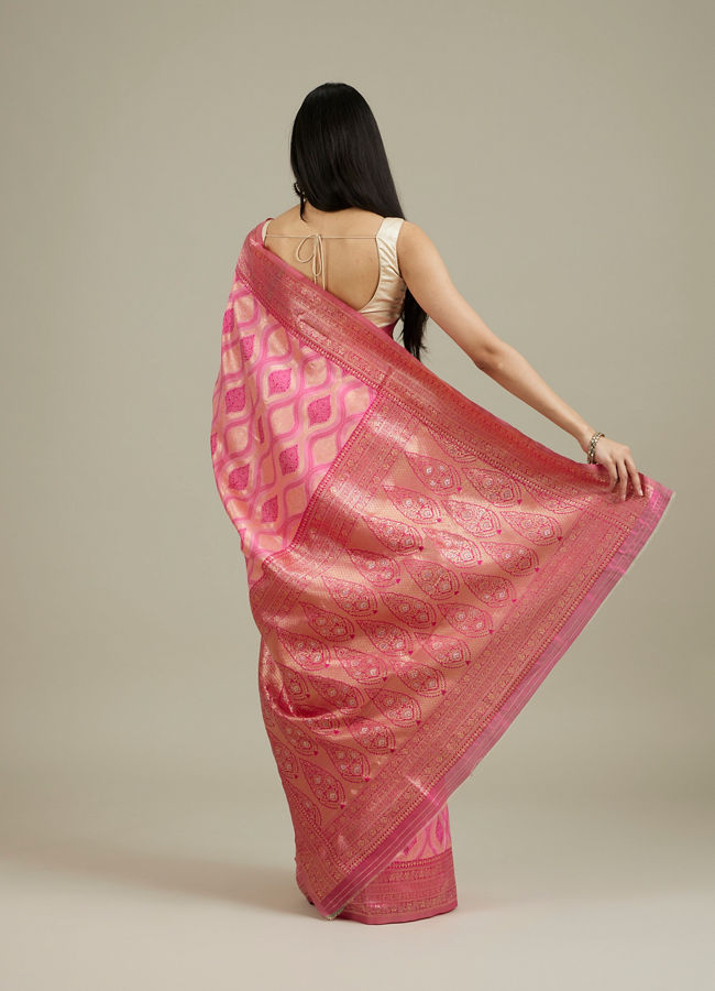 Mohey Women Pink Elegance Saree