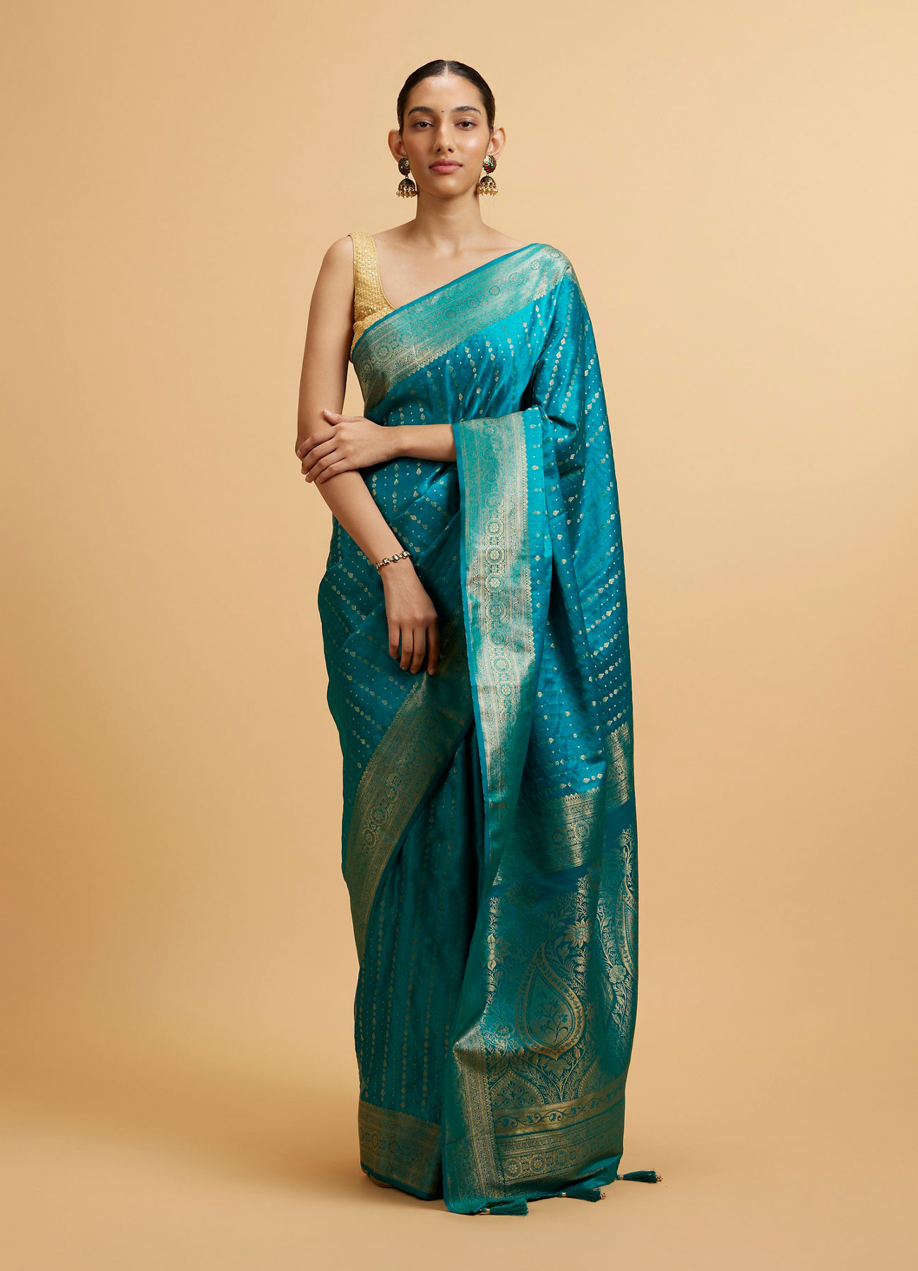 Mohey Women Rama Green Floral Buta Patterned Saree