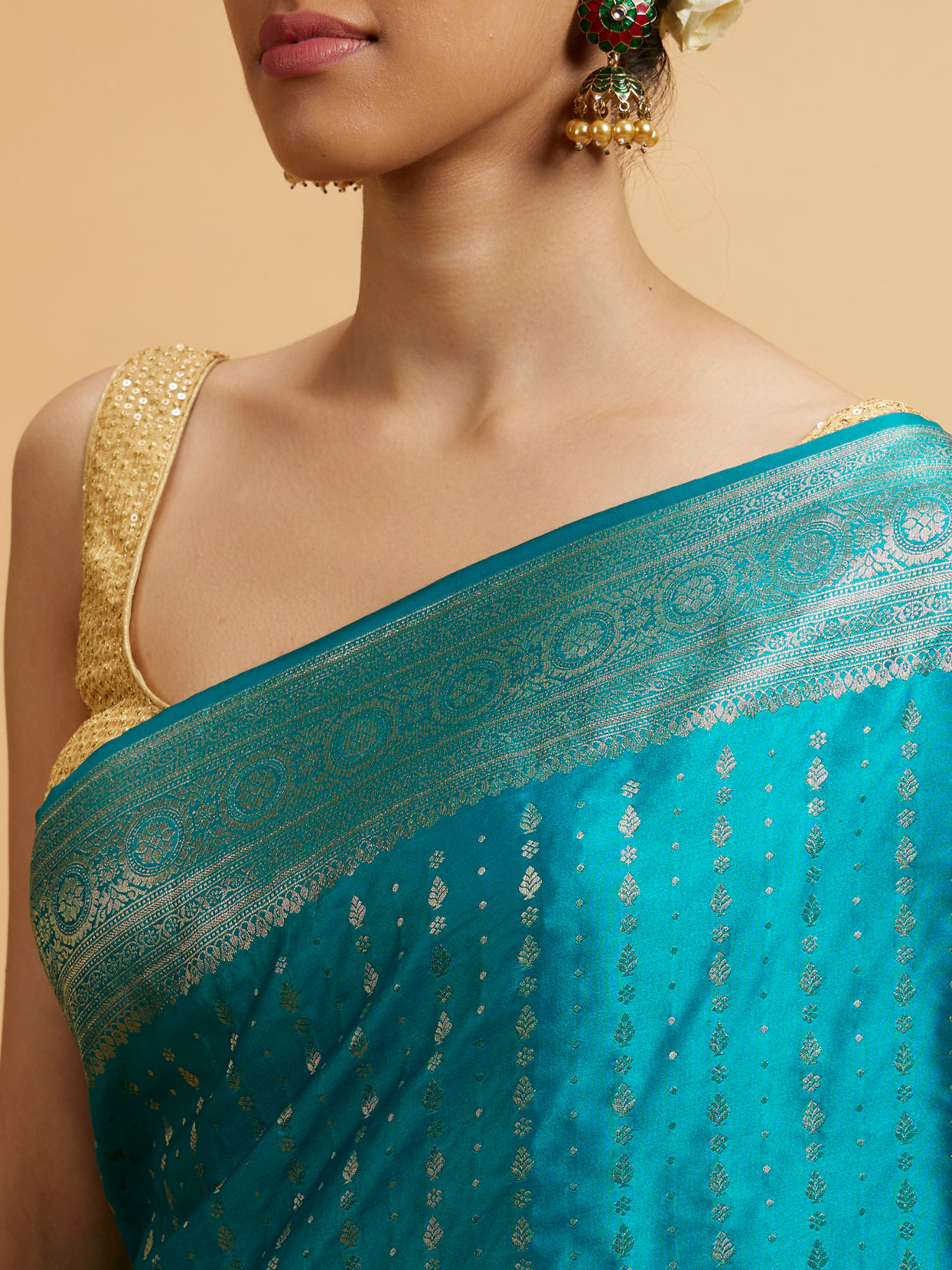 Mohey Women Rama Green Floral Buta Patterned Saree