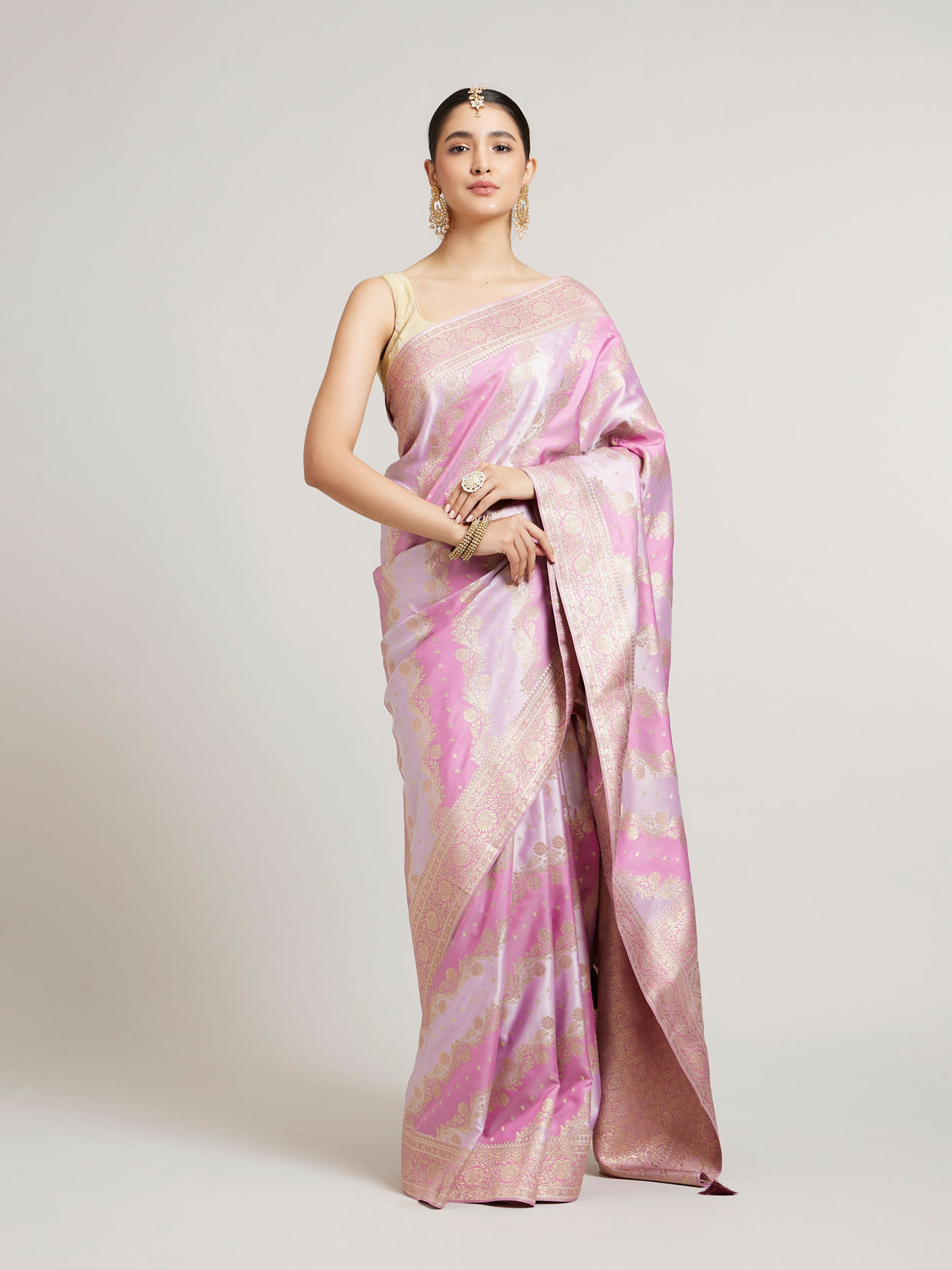 alt message - Mohey Women Majestic Purple Elegance Saree image number 0