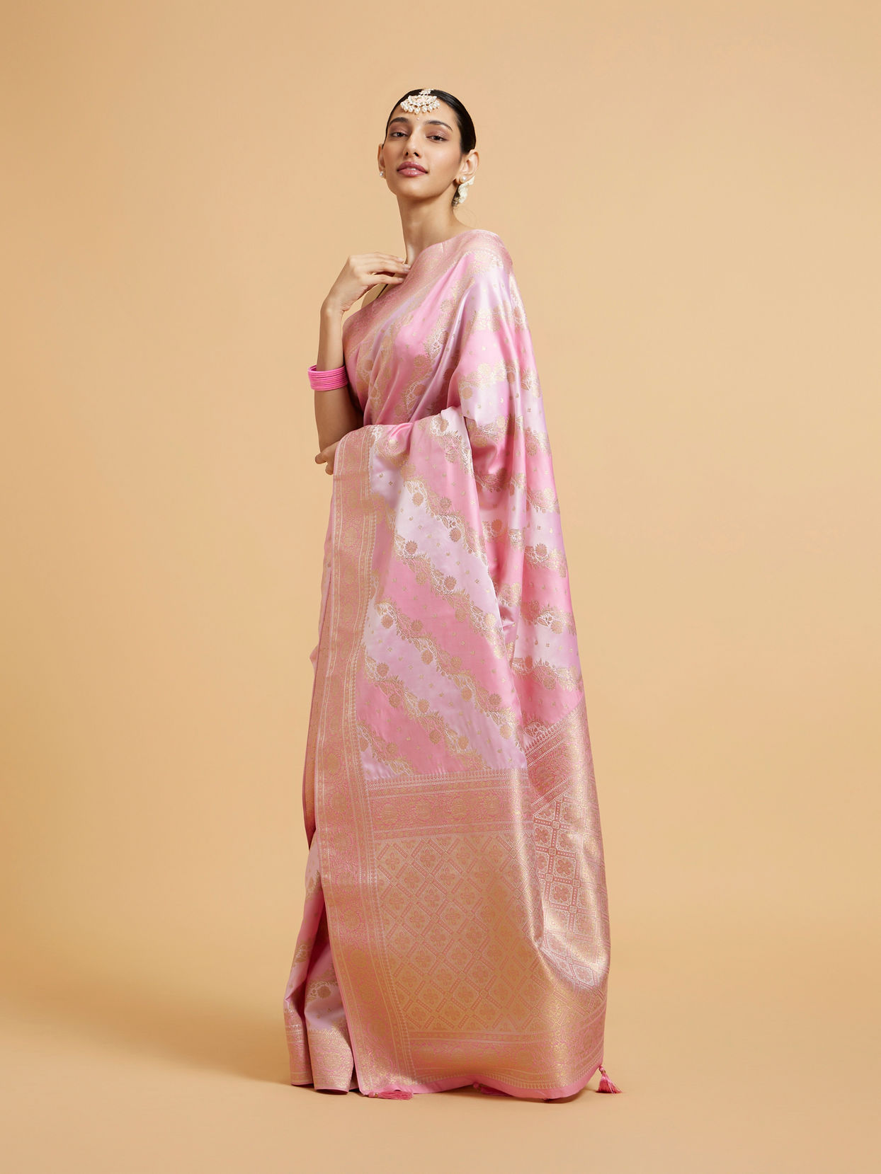 Mohey Women Carnation Pink Bel Patterned Saree with Floral Borders