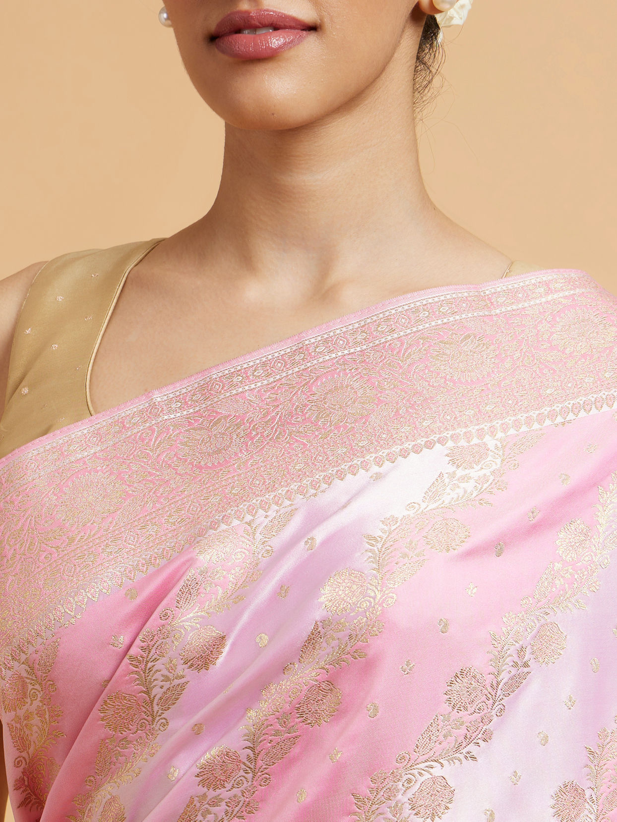 alt message - Mohey Women Radiant Pink Celebration Saree image number 3