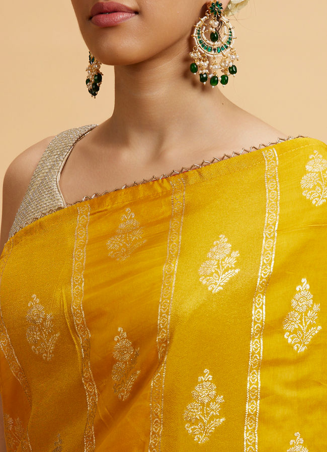 alt message - Mohey Women Mustard Yellow Floral Buta Patterned Saree image number 3