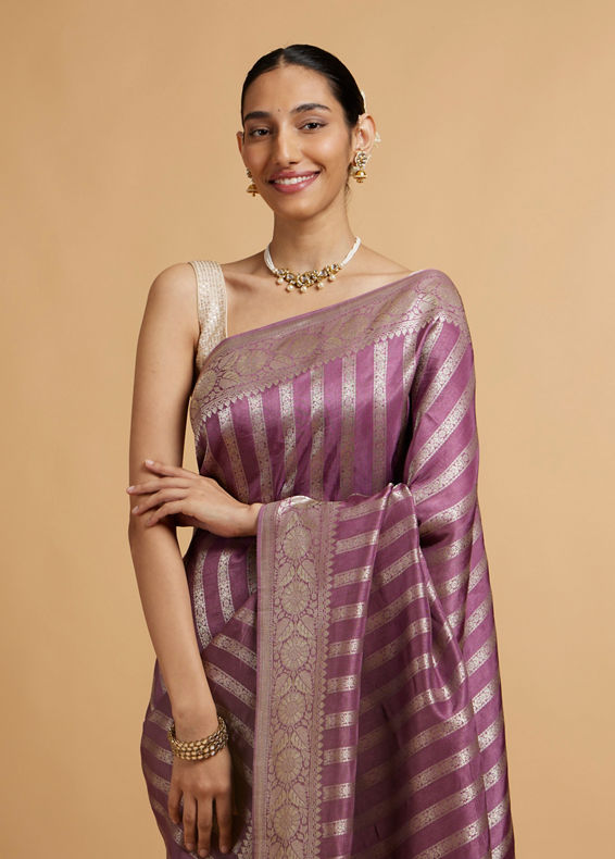 Mohey Women Dark Purple Floral Patterned Saree