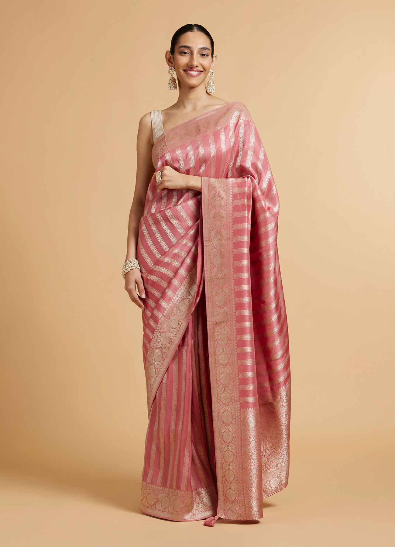 Mohey Women Rose Pink Floral Patterned Saree