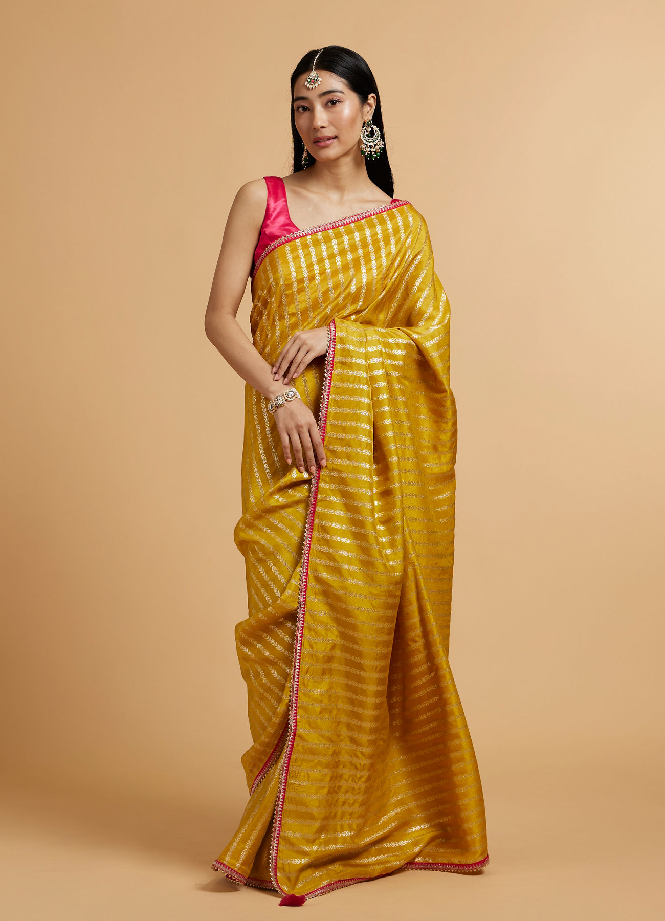 Mohey Women Mustard Yellow Linear Leaf Patterned Saree