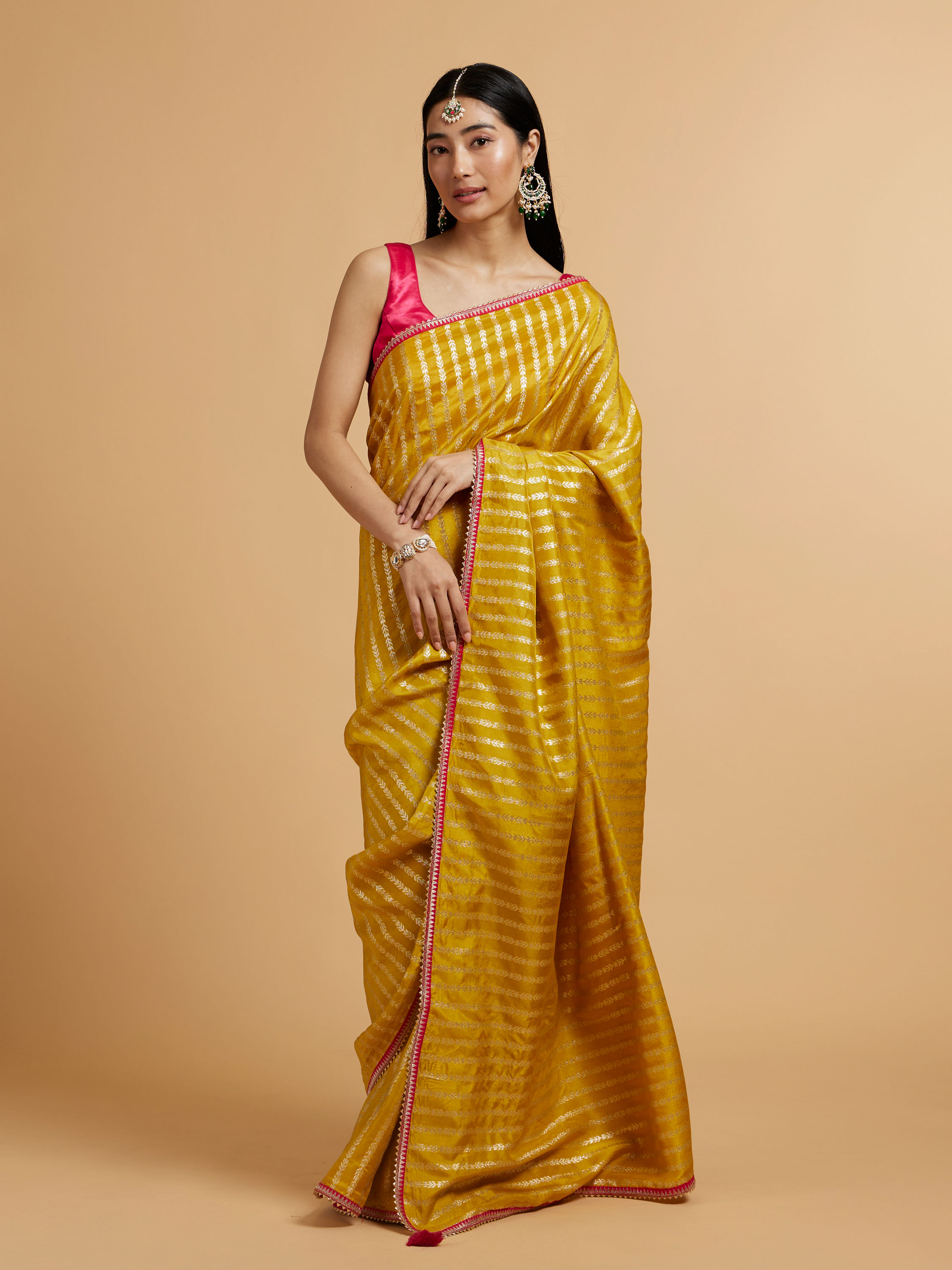 Mohey Women Mustard Yellow Linear Leaf Patterned Saree