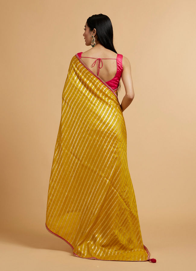 alt message - Mohey Women Mustard Yellow Linear Leaf Patterned Saree image number 4