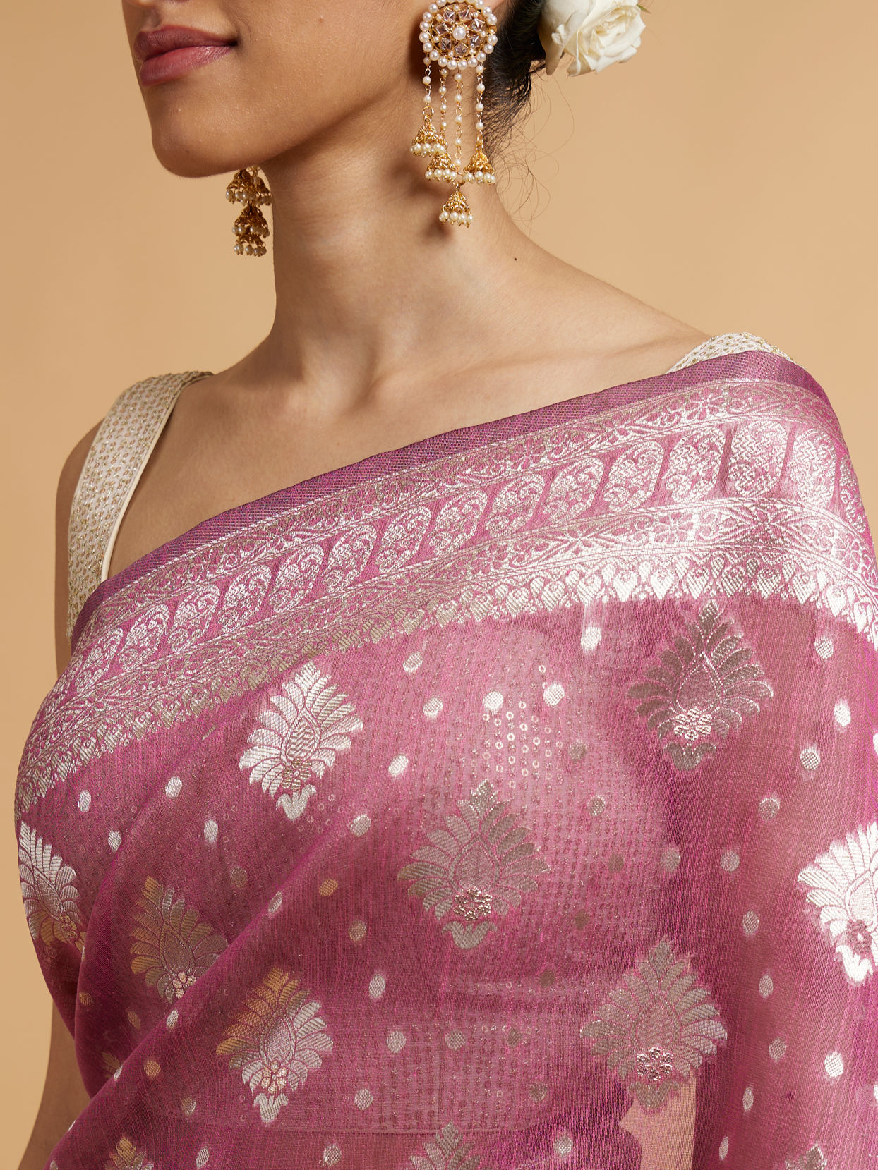 Mohey Women Dark Purple Zari Work Saree with Floral Motifs