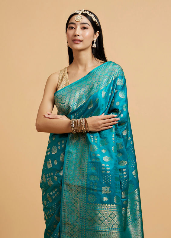 Mohey Women Rama Green Saree with Paisley and Buta Motifs