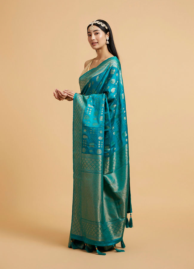 Mohey Women Rama Green Saree with Paisley and Buta Motifs