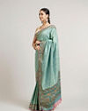 alt message - Mohey Women Sea Green Floral & Grid Patterned Saree with Sequin Work image number 2