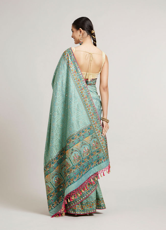 alt message - Mohey Women Sea Green Floral & Grid Patterned Saree with Sequin Work image number 4