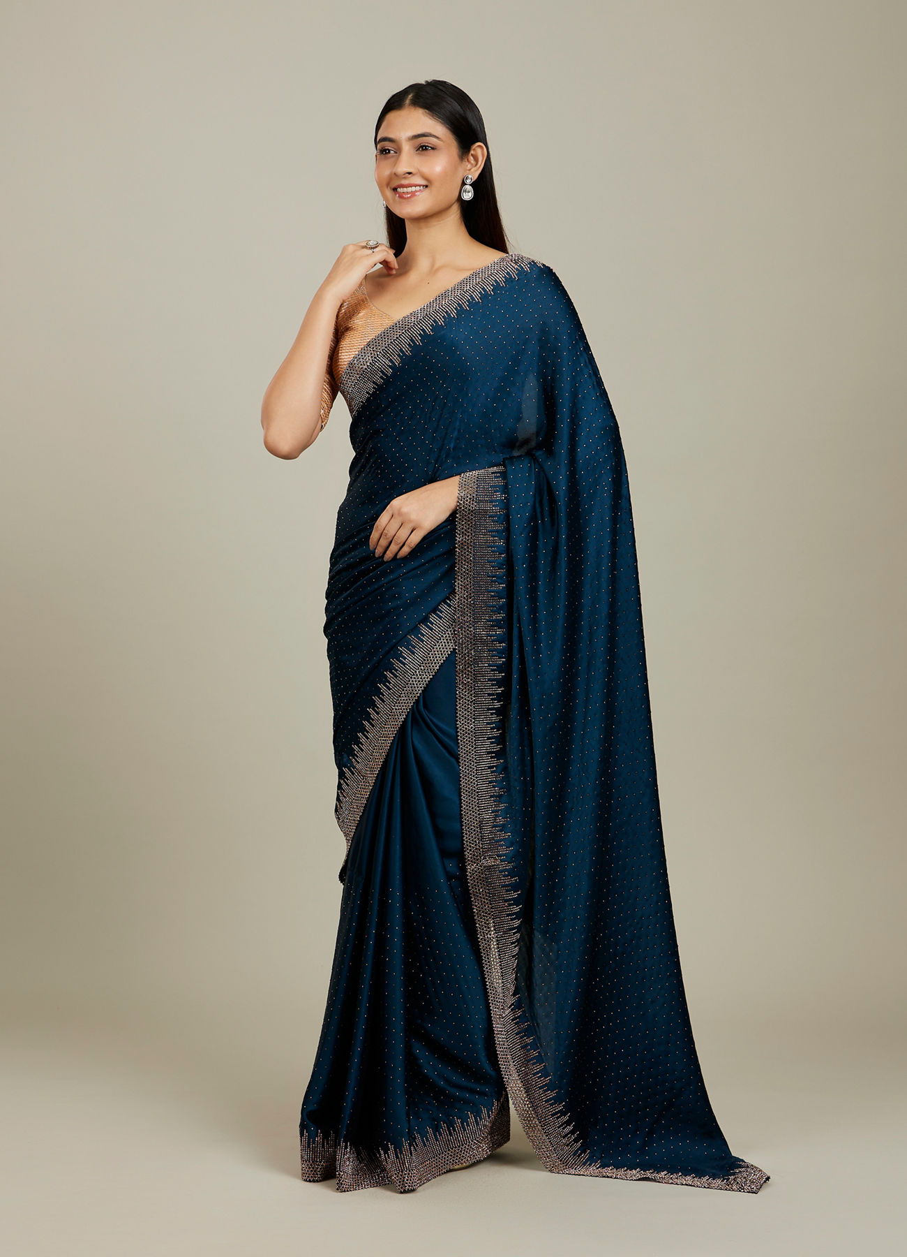 Mohey Women Green Satin Saree