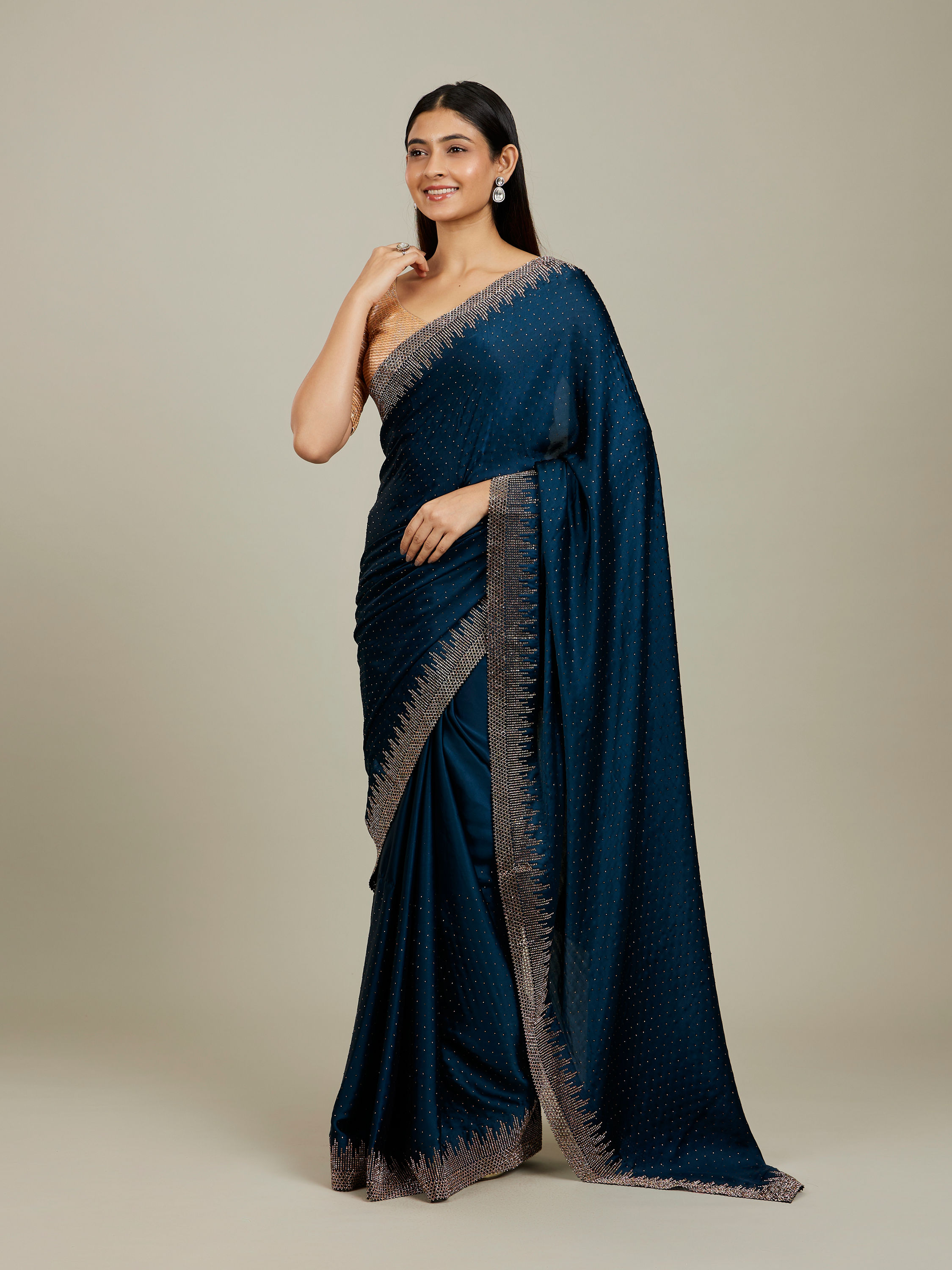 Mohey Women Green Satin Saree