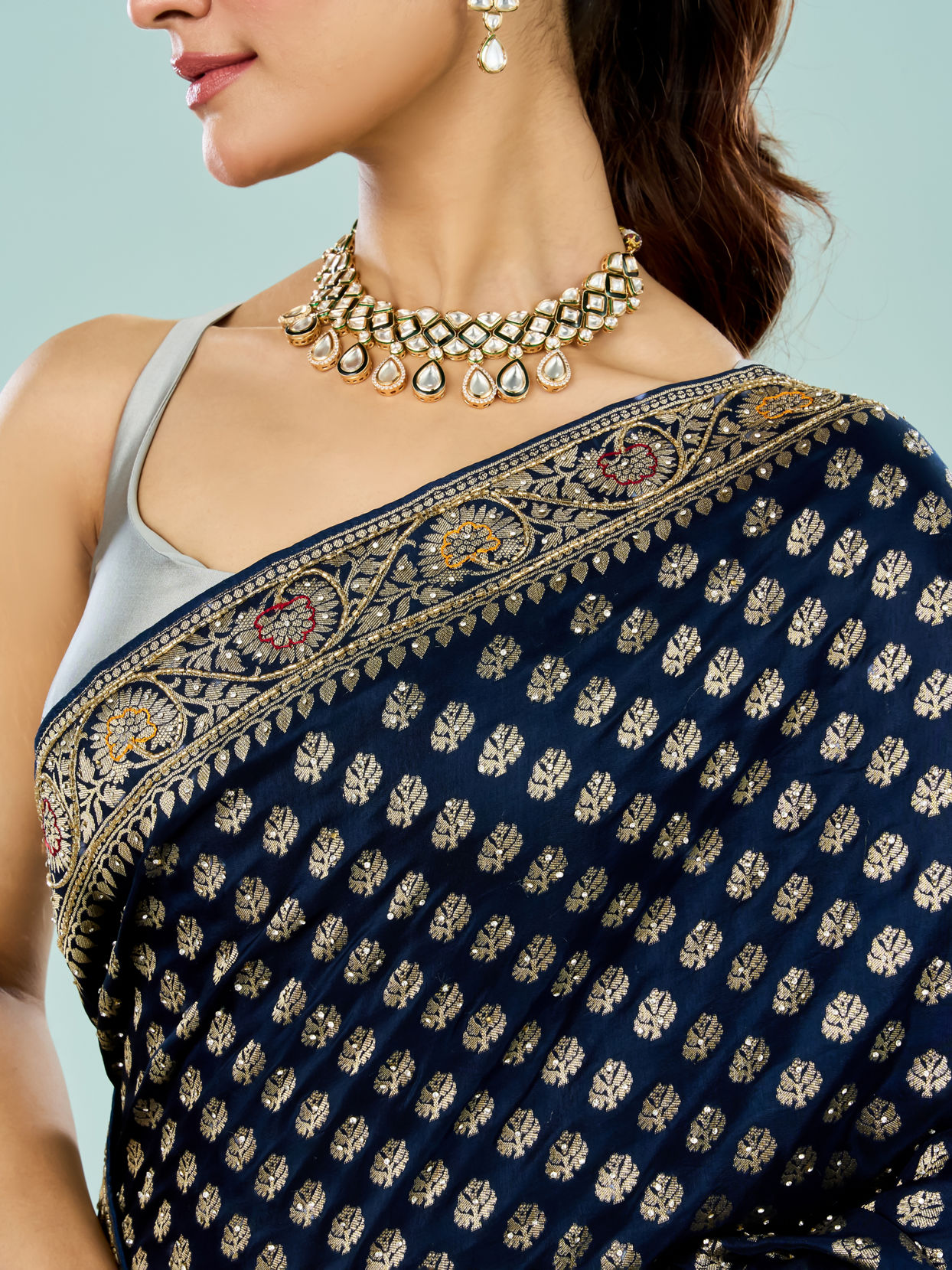 Mohey Women Enchanting Indigo Blue Saree